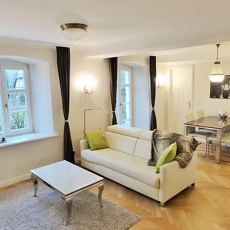 Jagdschloss Zu 1 Eleonore * Hohen Niendorf